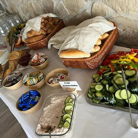 Wellness Marta בית הארחה