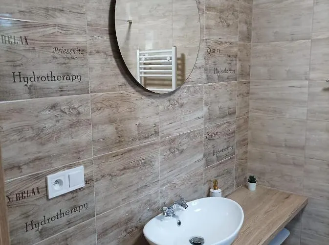 Wellness Marta بيت ضيافة 3*
