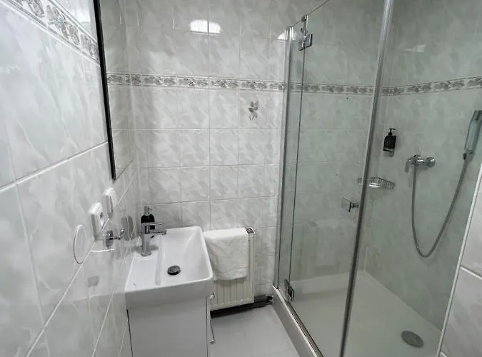 Wellness Marta بيت ضيافة 3*